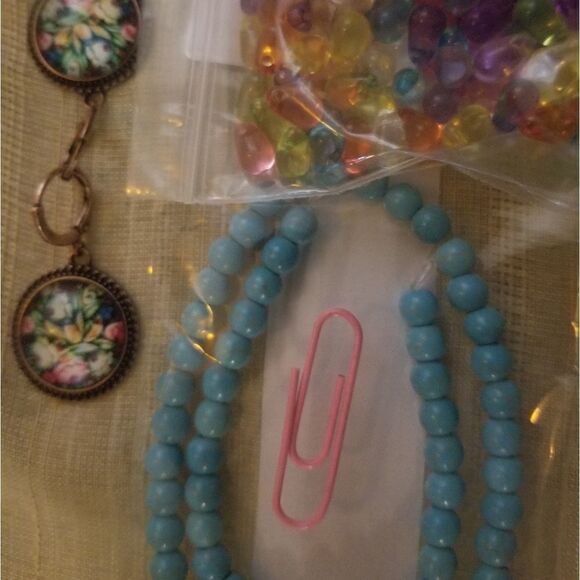 One strand of surprise beads+rainbow drops bundle - Picture 10 of 12